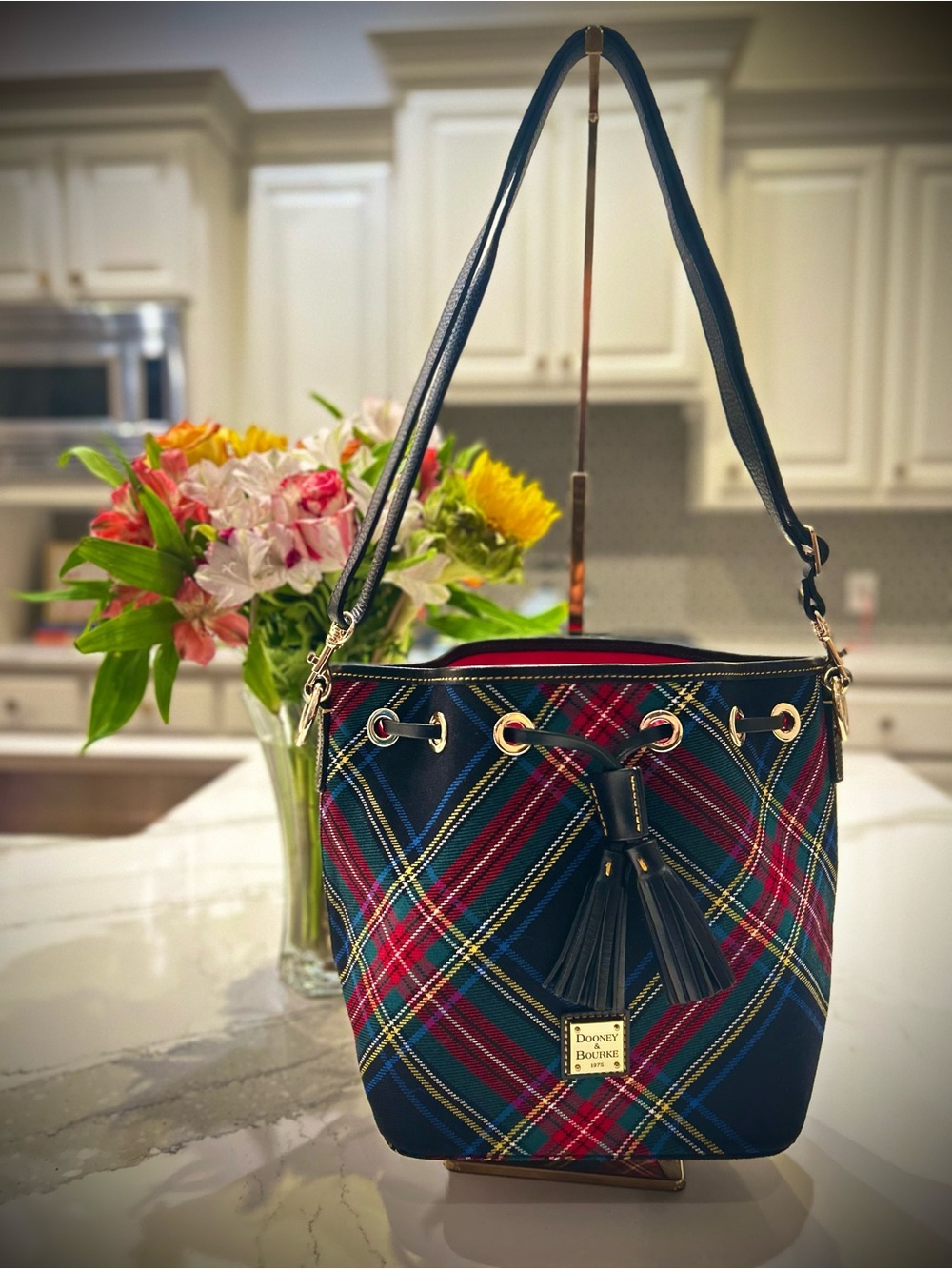 Dooney & Bourke Tartan Plaid Bucket Bag / Crossbody – 2021